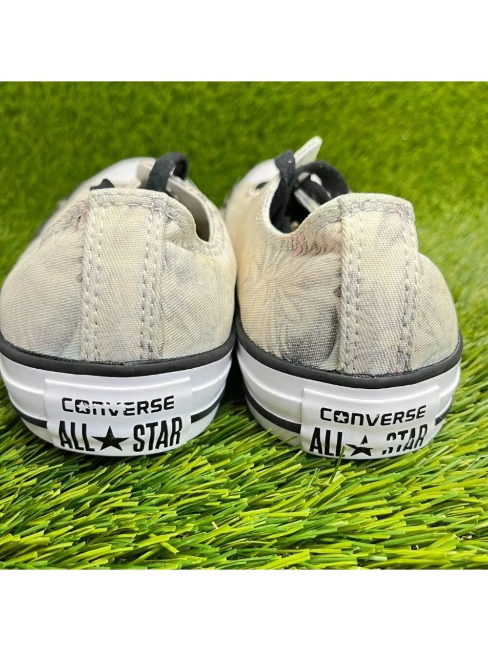 Converse Chuck Taylor All Star Womens Size 8 Beige White Athletic Shoes Sneakers